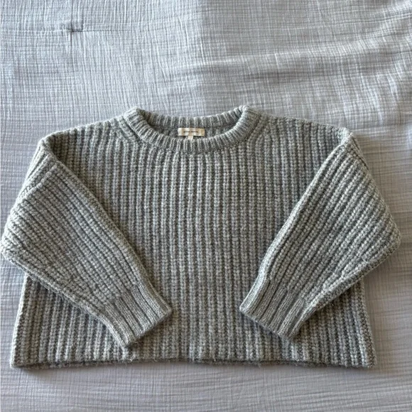 Cozy Gray Ribbed Sweater - Picture 11 of 13